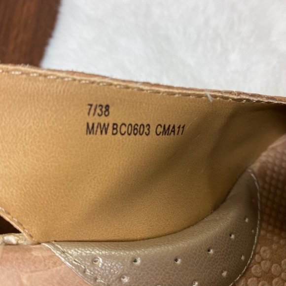 BOC Born Leather Floral Peep Toe Slingback Wedge Espadrilles Sandals,‎ size 7 - Picture 12 of 12